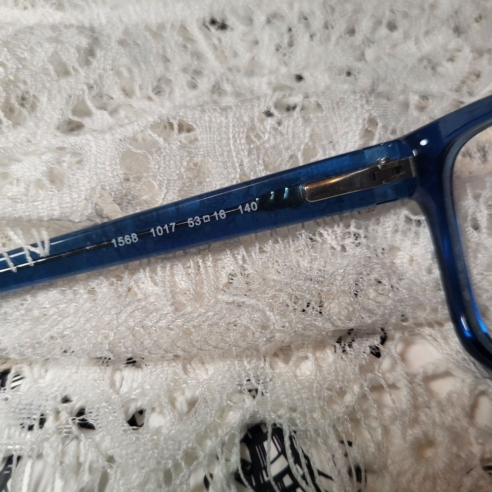 Stylish Blue Rectangular Glasses - Picture 4 of 5